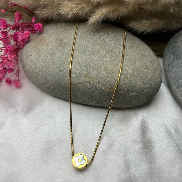 Floral_Gold_Traditional_Everbloom_Necklace_For_Women