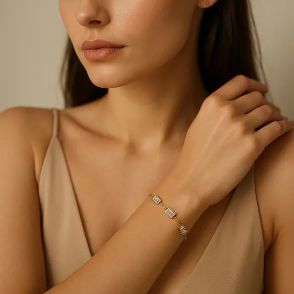 Gold_Traditional_Crystal_Link_Bracelet_For_Women