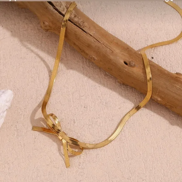 Gold_Traditional_Bow_Necklace_For_Women