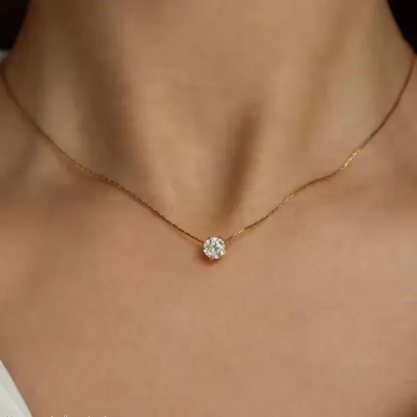Gold_Traditional_Diamond_Stud_Necklace_For_Women