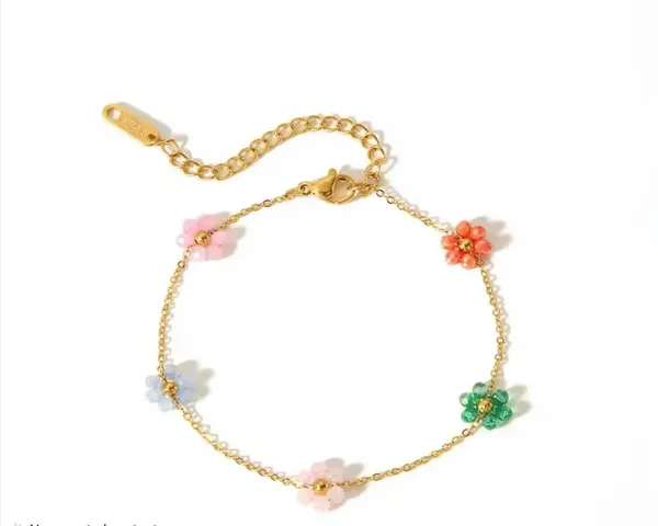 Gold_Traditional_Floral_Bracelet_For_Women