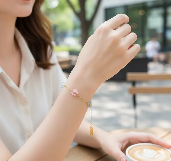 Gold_Traditional_Floral_Bracelet_For_Women