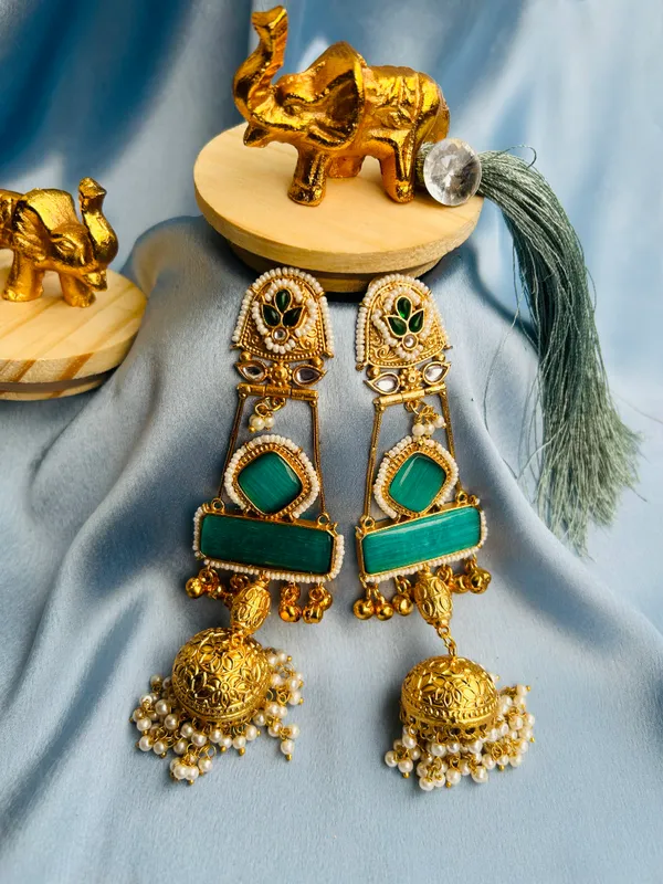 Noor-e-gul_Jhumkas