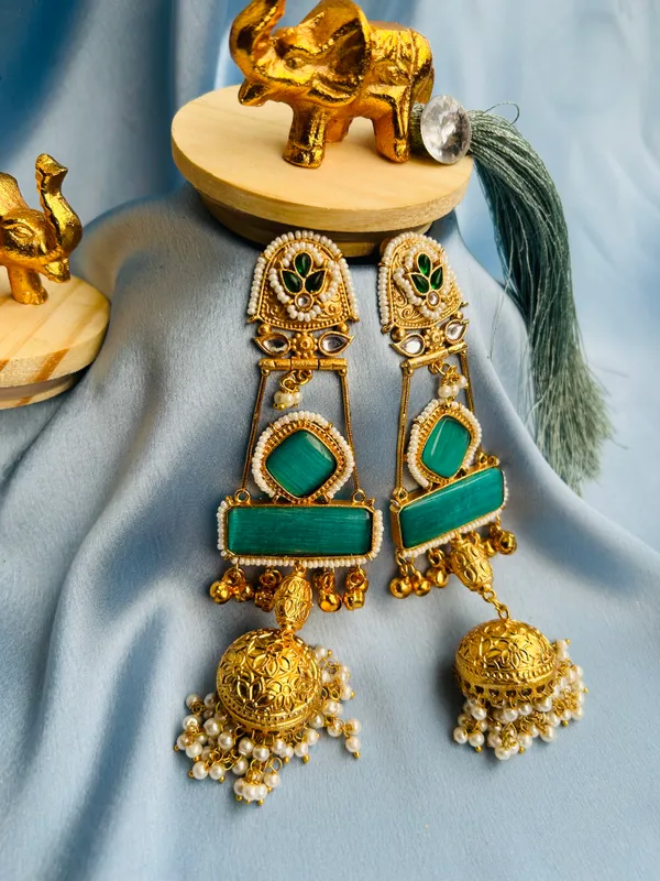 Noor-e-gul_Jhumkas