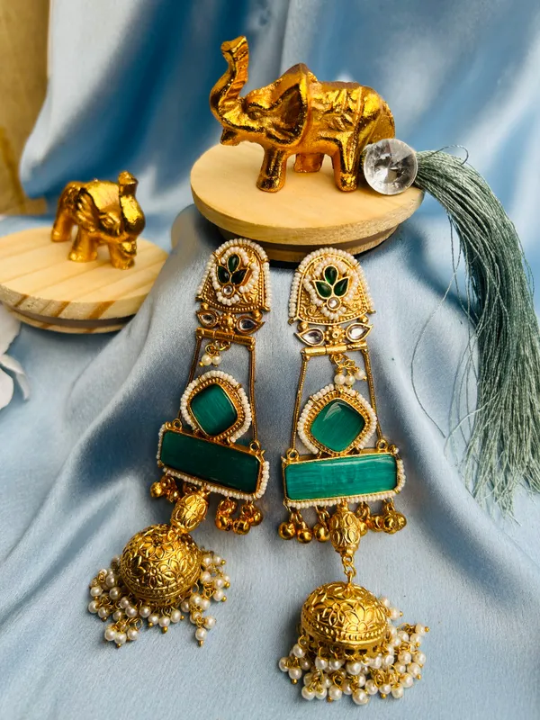 Noor-e-gul_Jhumkas