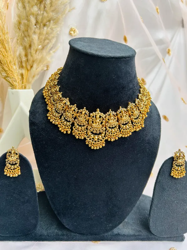 Swarna_Devi_Grand_Temple_Choker