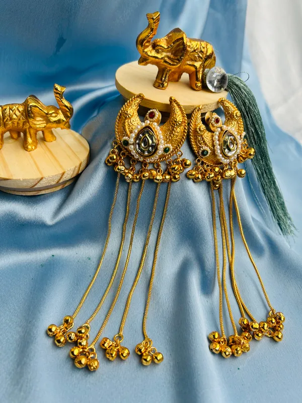 Zoon-e-zar_Jhumkas