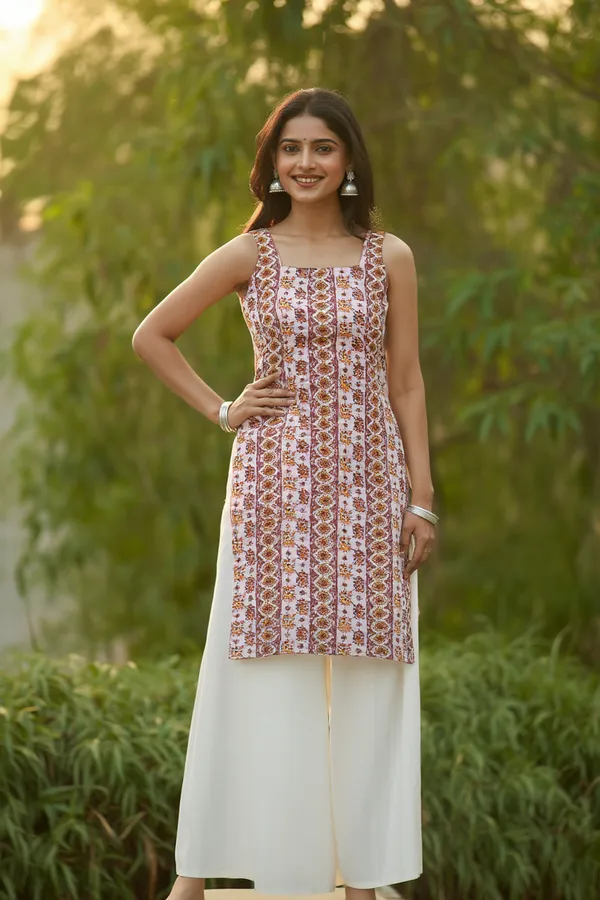 Maroon_Crepe_Kurti_Set_For_Women