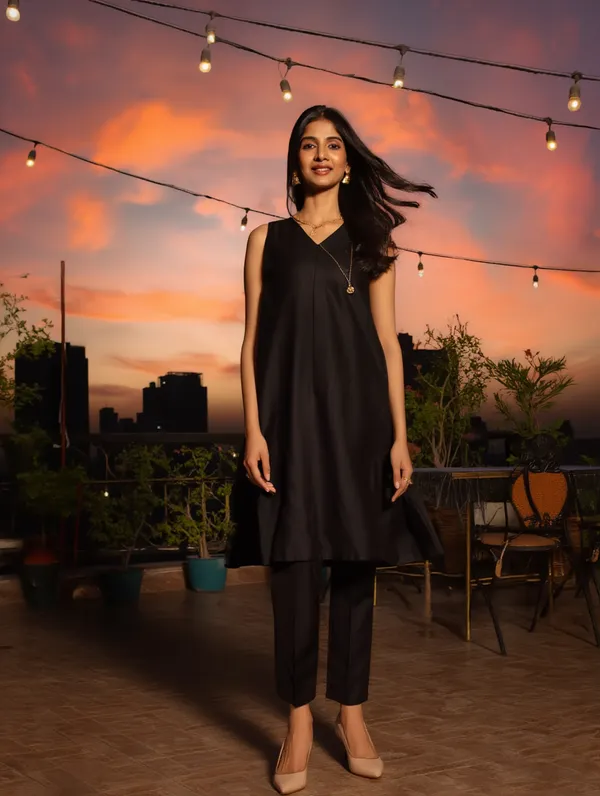 Black_Cotton-Linen_Blend_Kurti_Set_For_Women
