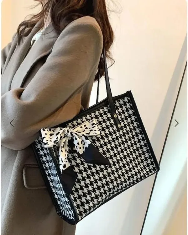 Black_Premium_Pu_Material_Casual_Hand_Bag_For_Women