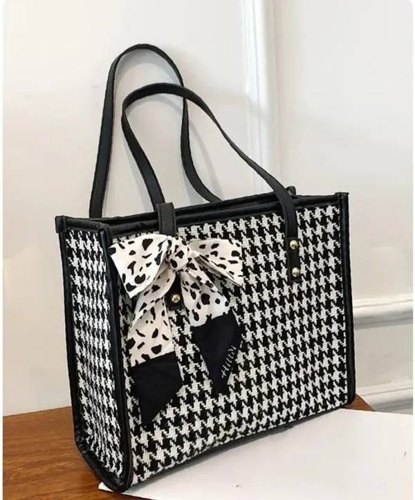 Black_Premium_Pu_Material_Casual_Hand_Bag_For_Women