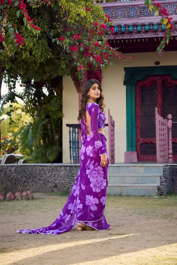 Purple_Floral_Printeded_Chiffon_Saree_With_Pearl_Lace_Border