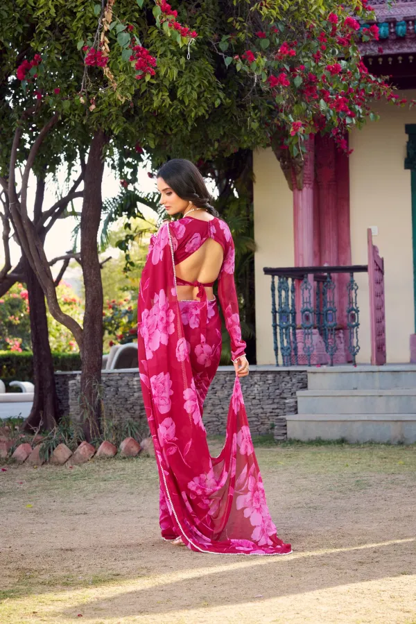 Pink_Floral_Printeded_Chiffon_Saree_With_Pearl_Lace_Border