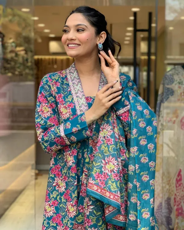 Teal_Blue_Kurta_Pant_Dupatta_Sett