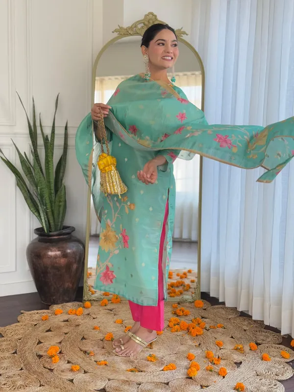 Blush_Bloom_Floral_Cotton_Kurta_Set_with_Dupatta