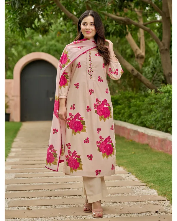 Blush_Pink_Bloom_Handwork_Mul_Cotton_Suit_For_Women