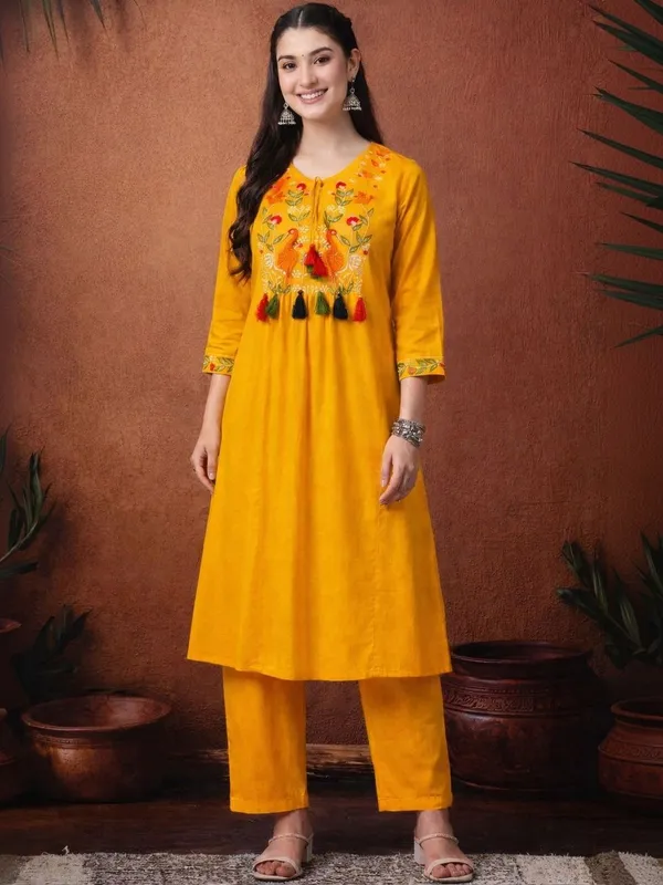 Yellow_Cotton_Kurta_And_Pant_Set_for_Women