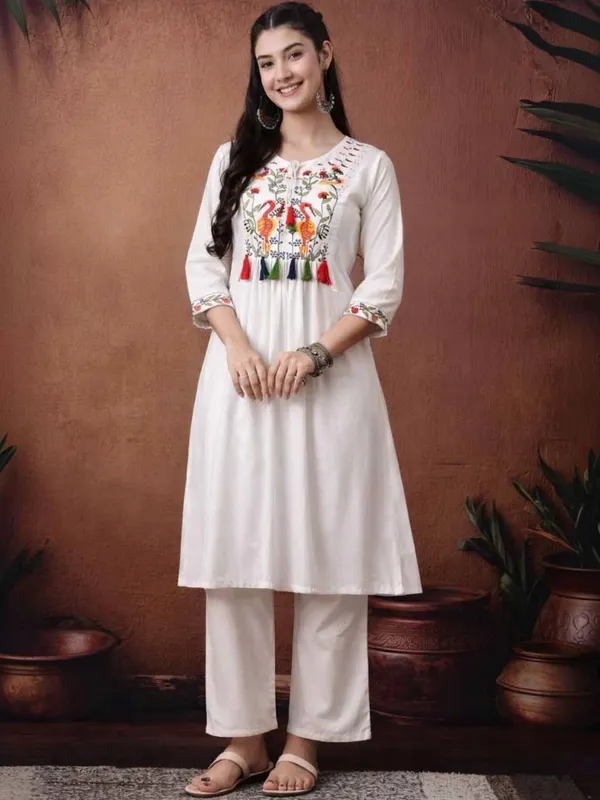 Embroidered_A-Line_Kurta