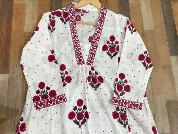 Women_Floral_Printed_Kurta_Pant_Dupatta_Set