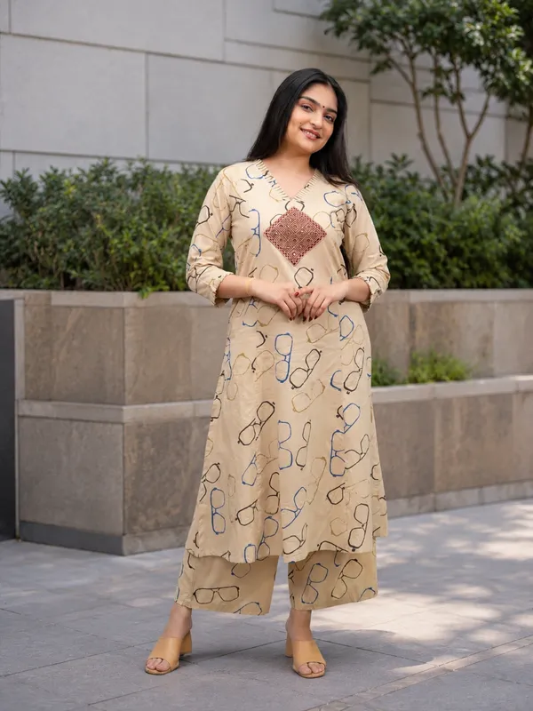 Beige_Printed_Cotton_Kurta_Pant_Co-Ord_Set_for_Women