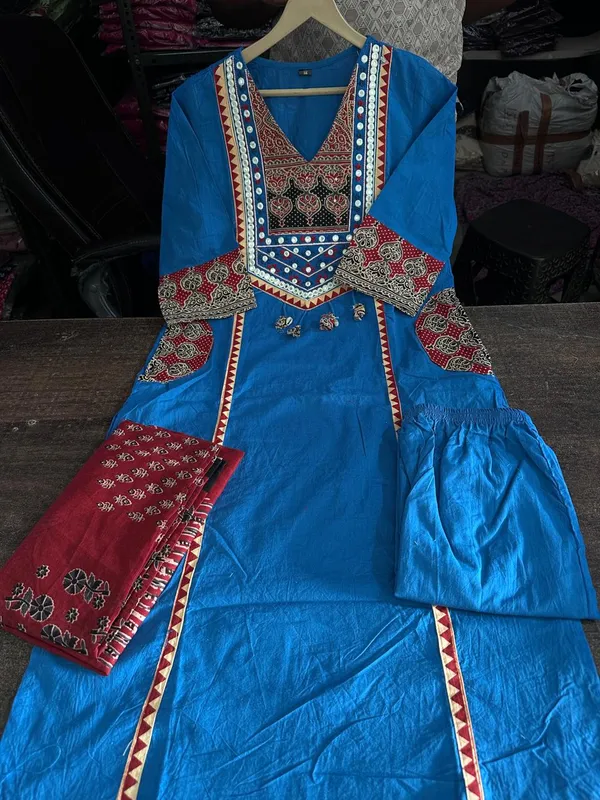 Royal_Blue_Ethnic_Kurta_Pant_Set_with_Dupatta