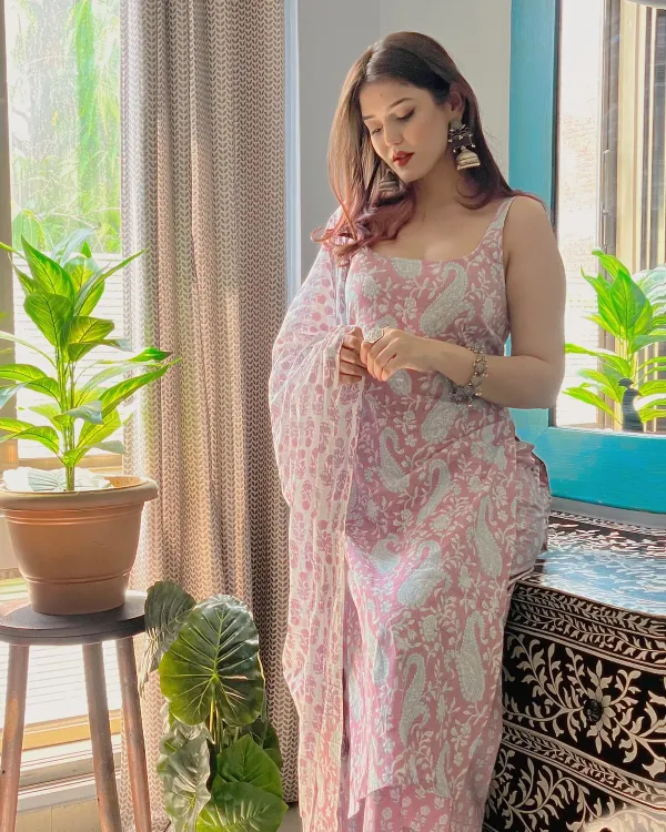 Light_Pink_Printed_Kurta_Palazzo_Set_with_Dupatta