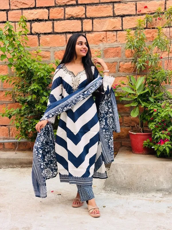 Pure_fine_Cotton_fabric_Embroidery_Work_Kurti_with_Pant_with_cotton