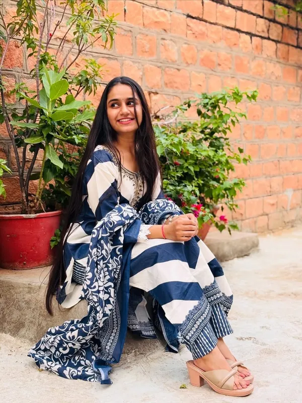 Pure_fine_Cotton_fabric_Embroidery_Work_Kurti_with_Pant_with_cotton