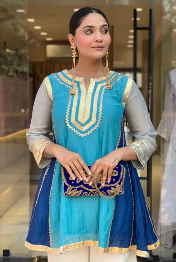 Women'S_Sky_Blue_Zari_Embroidered_Kurta_Palazzo_Set
