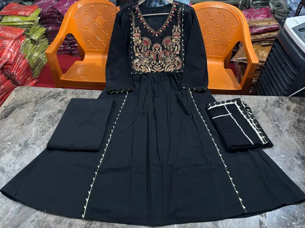 Regal_Noir_Embroidered_Anarkali_Set_for_Woman