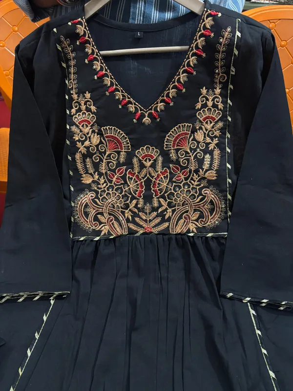 Regal_Noir_Embroidered_Anarkali_Set_for_Woman