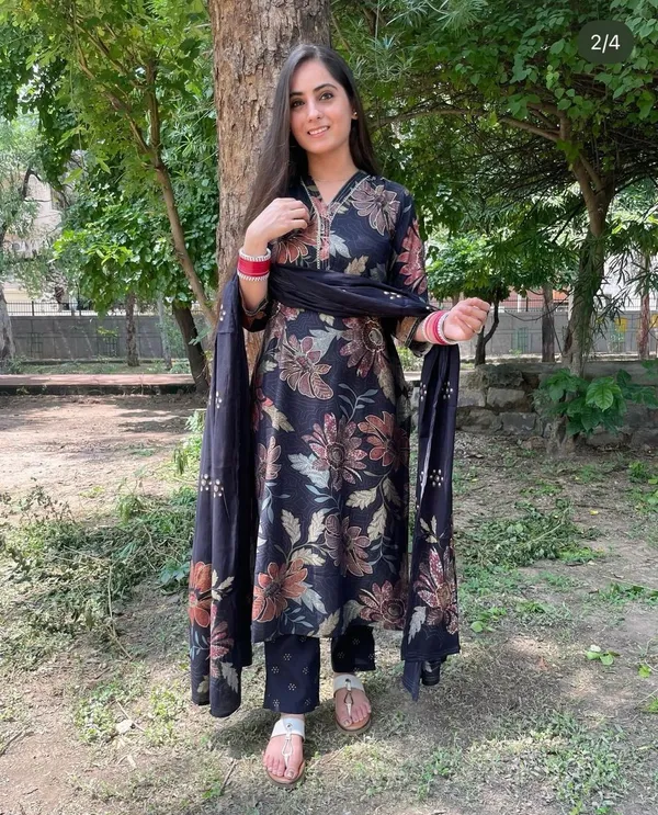 Ruby_Blossom_Floral_Printed_Kurta_Pant_&_Dupatta_Set