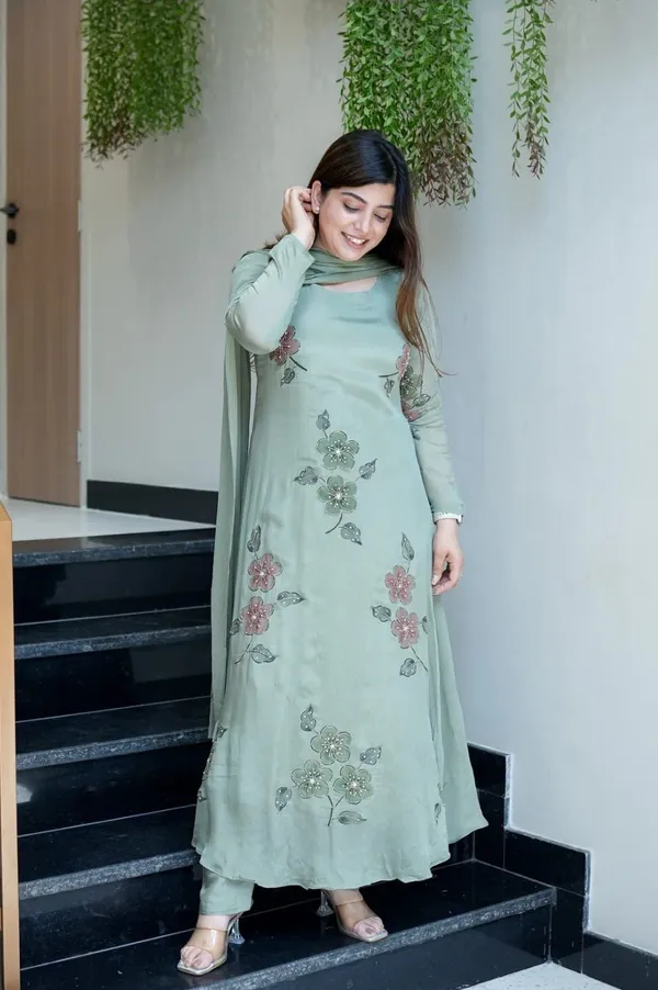 Women’s_Pista_Green_Floral_Embroidered_Kurta_Pant_Dupatta_Set