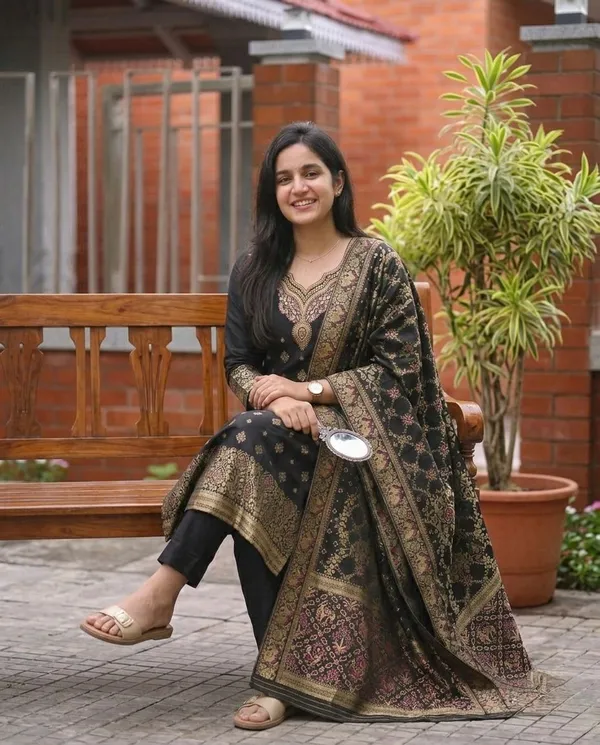 Black_Silk_Blend_Embroidered_Kurta_Pant_Set_With_Dupatta_For_Women