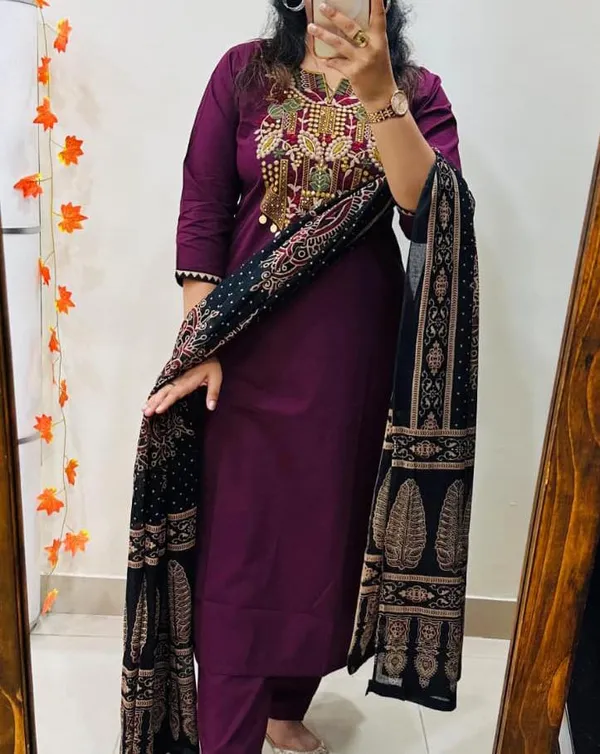 Traditional_Wine_Kurti_Pant_With_Feather_Print_Dupatta