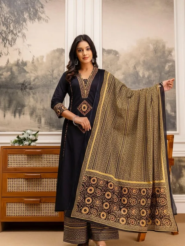 Royal_Black_Ethnic_Kurta_Set_with_Printed_Dupatta_Set
