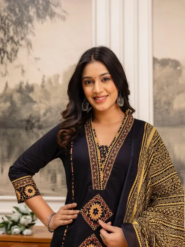 Royal_Black_Ethnic_Kurta_Set_with_Printed_Dupatta_Set