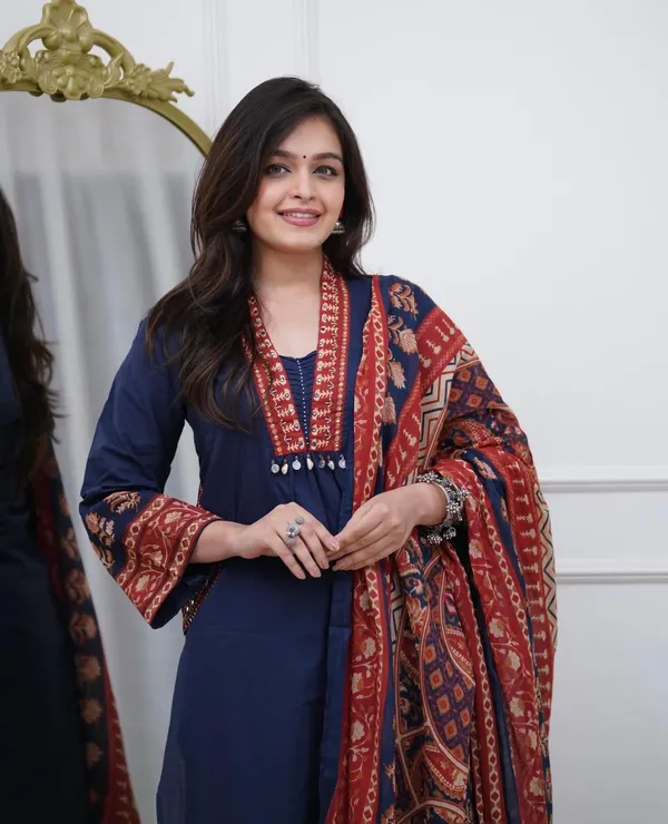 Navy_Cotton_Mirror_Embroidered_Suit_Set