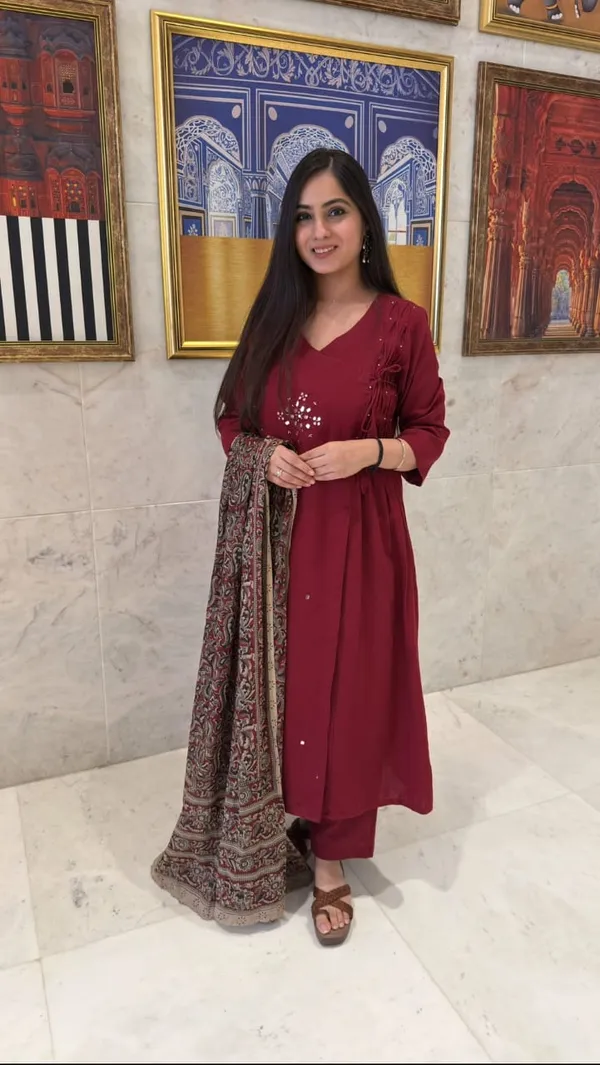 Sundari_Kumkum_Red_Mirror_and_Pintuck_Angrakha_Neck_Set