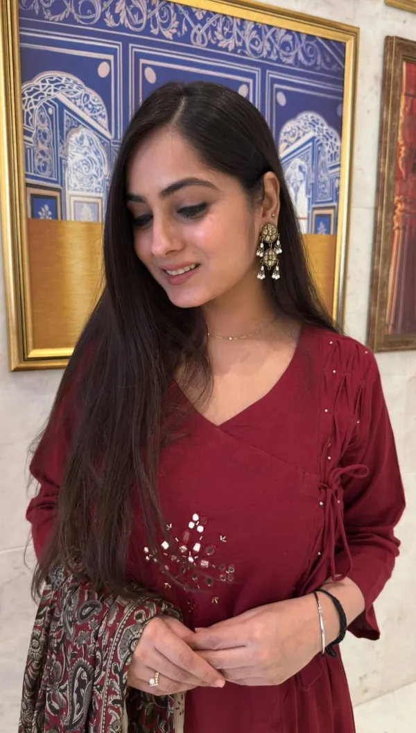 Sundari_Kumkum_Red_Mirror_and_Pintuck_Angrakha_Neck_Set