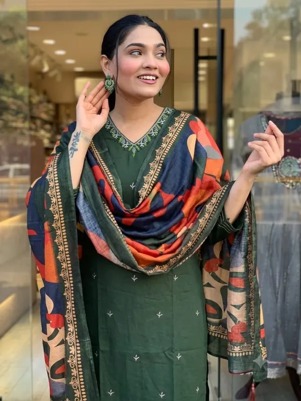 Royal_Green_Floral_Embroidered_Kurta_Pant_Dupatta_Set