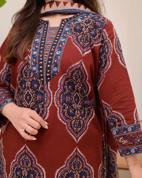 Cotton_Kurti_Pant_Set_With_Malmal_Dupatta_&_Neck_Sequence_Work_-_Red