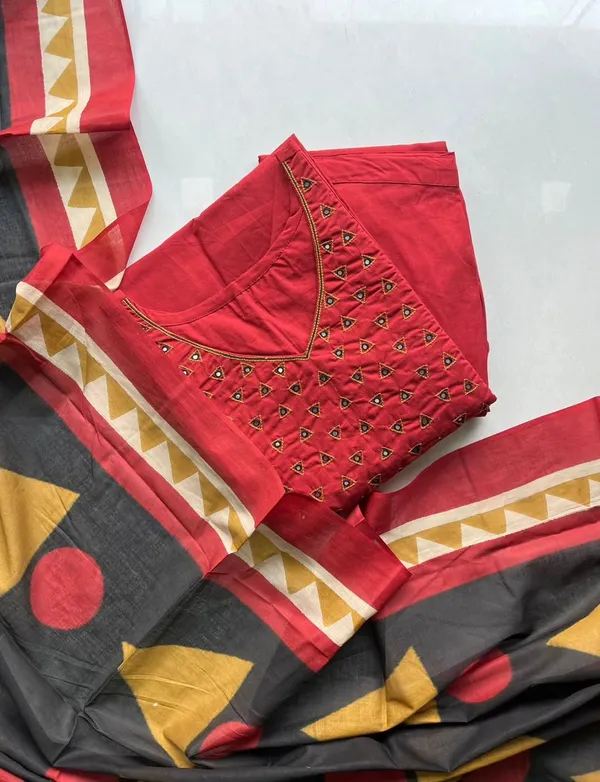 Elegant_Crimson_Geometric_Kurta_Set_with_Statement_Dupatta