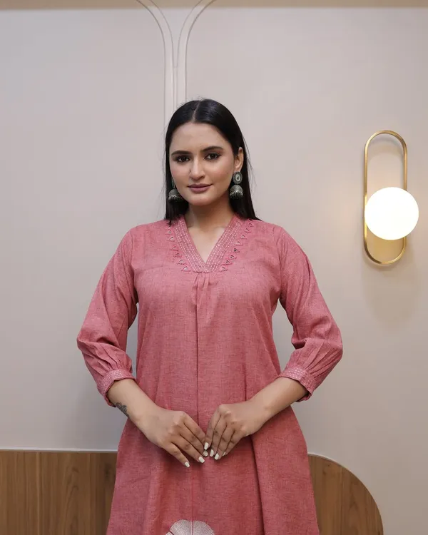 Women_Floral_Printed_Regular_Thread_Work_Kurta_with_Palazzos