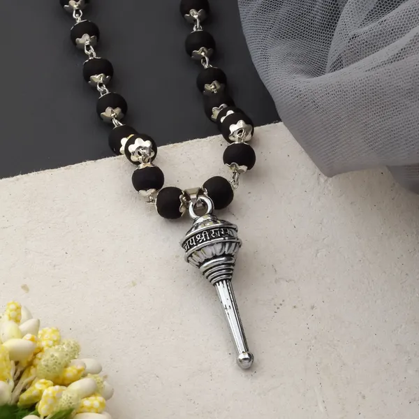 Silver_Metal_Locket_For_Men_&_Women