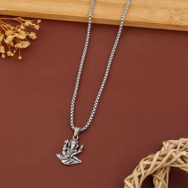 Silver_Brass_Locket_For_Men_&_Women