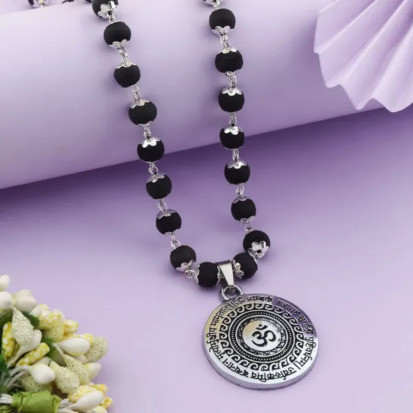 Silver_Metal_Locket_For_Men_&_Women