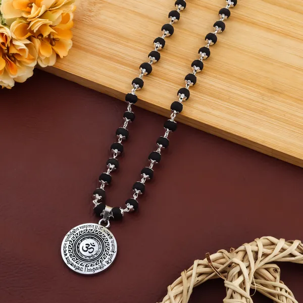 Silver_Metal_Locket_For_Men_&_Women