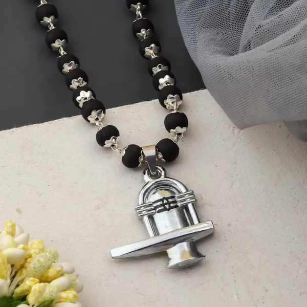 Silver_Metal_Locket_For_Men_&_Women