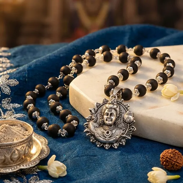 Lord_Murugan_Karungali_Mala_with_Silver_Pendant_for_Men_&_Women_|_Spiritual_Silver_Alloy_Pendant_Set_|